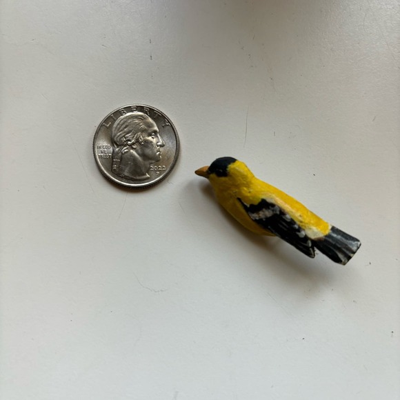Vintage Wood Finch Pin - Picture 3 of 3